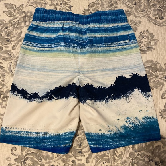 Short - Picture 2 of 5